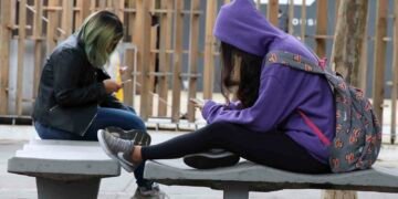 Educação na era da inteligência artificial exige pensamento crítico e mediação docente