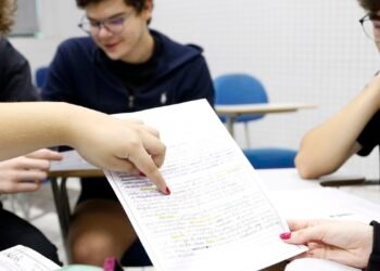 Encceja 2026: Inep disponibiliza cartilha de redação com diretrizes para a prova