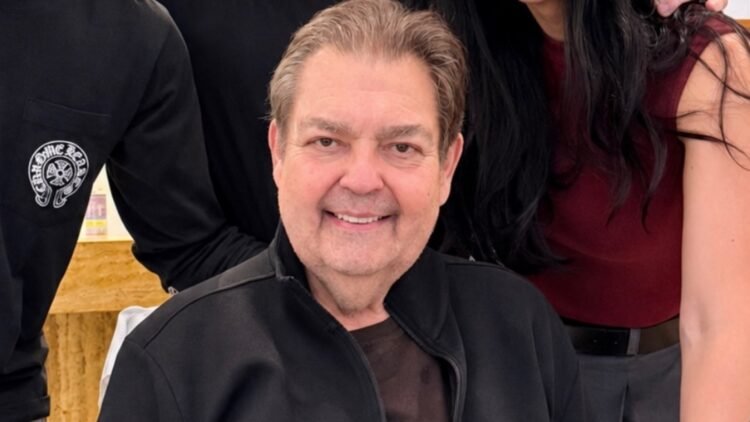 Faustão celebra Dia dos Pais em registro familiar inédito ao lado dos três filhos 1 Faustão celebra Dia dos Pais em registro familiar inédito ao lado dos três filhos