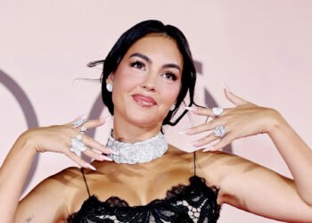 Georgina Rodríguez compartilha momento de lazer com a filha Bella Esmeralda
