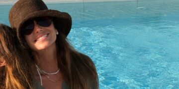 Giovanna Antonelli celebra momento de lazer com as filhas gêmeas em refúgio particular