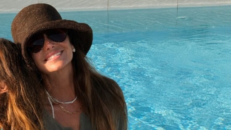 Giovanna Antonelli celebra momento de lazer com as filhas gêmeas em refúgio particular