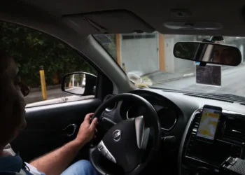 Governo federal estuda reformular programa de crédito para motoristas de aplicativo