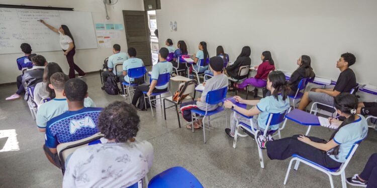Governo inicia pagamento da quinta parcela do Pé-de-meia para estudantes