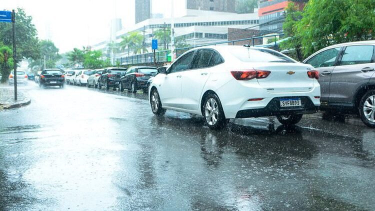 Instabilidade climática marca a terça-feira em Salvador com previsão de chuvas 1 Instabilidade climática marca a terça-feira em Salvador com previsão de chuvas