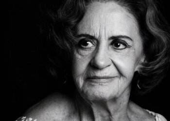 Laura Cardoso, ícone da televisão brasileira, morre aos 98 anos em sua residência
