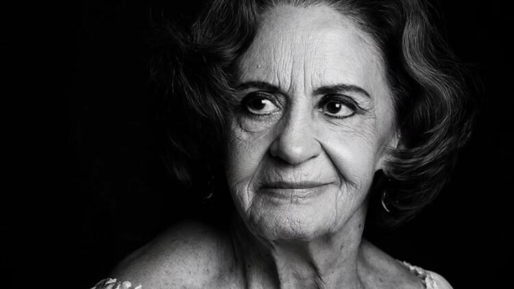 Laura Cardoso, ícone da televisão brasileira, morre aos 98 anos em sua residência