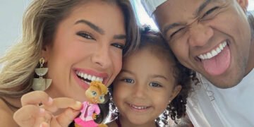 Lore Improta relata ida ao hospital com a filha após identificar caroço