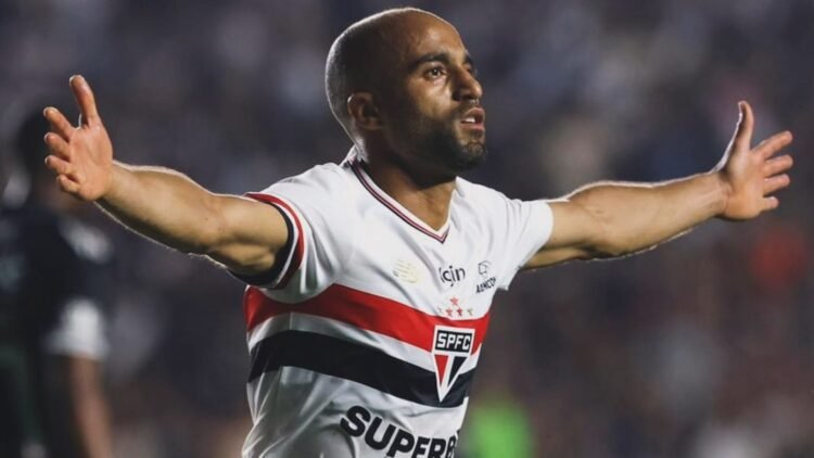 Lucas Moura presenteia o pai com mansão de R$ 15 milhões em São Paulo 1 Lucas Moura presenteia o pai com mansão de R$ 15 milhões em São Paulo