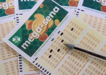 Mega-sena acumula e prêmio chega a 135 milhões de reais