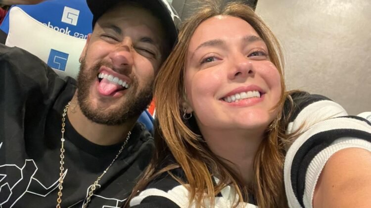 Neymar e Carol Dantas mantêm parceria sólida na criação do filho Davi Lucca 1 Neymar e Carol Dantas mantêm parceria sólida na criação do filho Davi Lucca