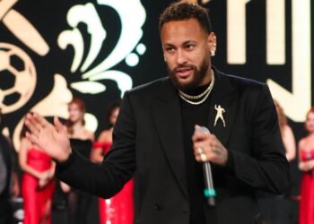 Neymar reage a críticas após polêmicas em campo e eventos beneficentes