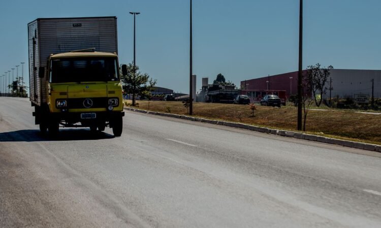 Nova lei do frete torna permanente o controle sobre o transporte rodoviário de cargas