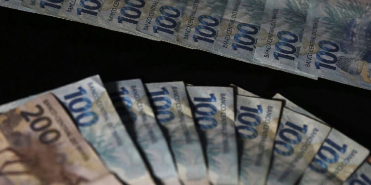 Orçamento de 2027 destina R$ 44,8 bilhões para emendas parlamentares