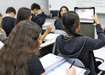 Pé-de-meia libera nova parcela para estudantes nascidos em março e abril