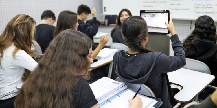Pé-de-meia libera nova parcela para estudantes nascidos em março e abril 1 Pé-de-meia libera nova parcela para estudantes nascidos em março e abril