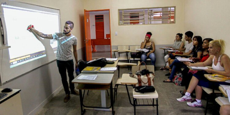 Pé-de-meia libera parcela para estudantes nascidos em maio e junho 1 Pé-de-meia libera parcela para estudantes nascidos em maio e junho