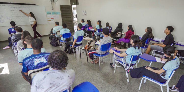 Pé-de-meia libera quinta parcela para estudantes nascidos em julho e agosto