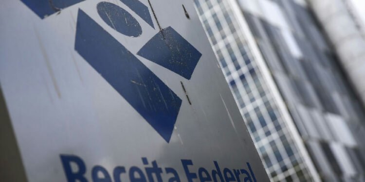 Receita Federal finaliza pagamentos do último lote de restituição do Imposto de Renda 2026