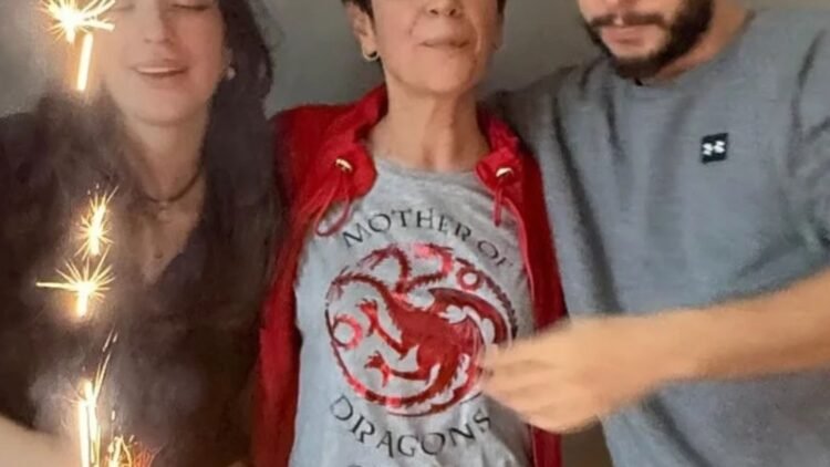 Renata Lo Prete celebra 62 anos com registros raros ao lado da família 1 Renata Lo Prete celebra 62 anos com registros raros ao lado da família