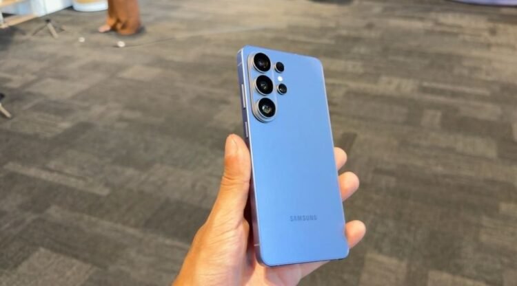 Samsung confirma erro de software e prepara correção para mancha vermelha do Galaxy S26 Ultra 1 Samsung confirma erro de software e prepara correção para mancha vermelha do Galaxy S26 Ultra