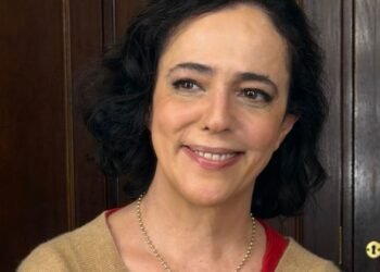 Silvia Buarque revela superação de câncer e fala sobre ausência de fé