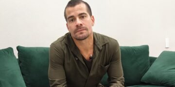 Thiago Martins oficializa relacionamento com a modelo Luiza Caldi