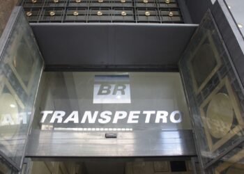 Transpetro lança concurso para 281 vagas com remuneração de até R$ 15 mil