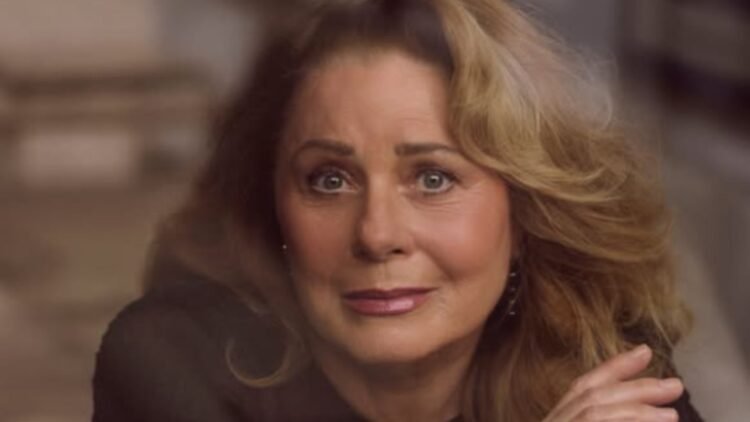 Vera Fischer reflete sobre superação de traumas e a maturidade aos 74 anos