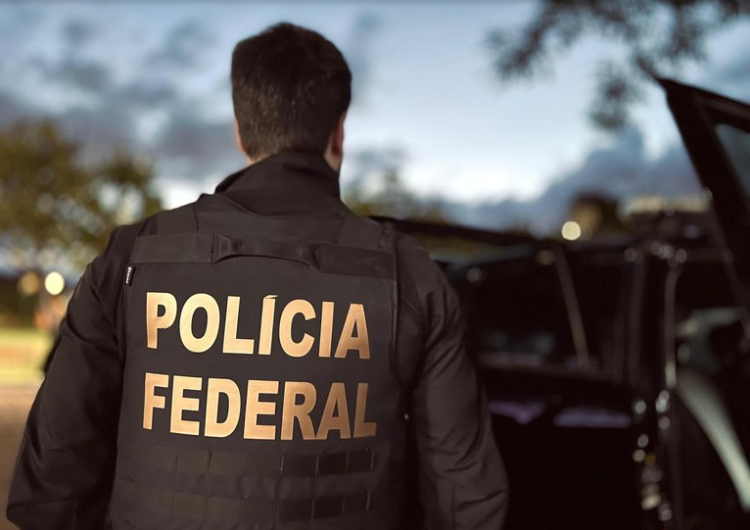 Homem é preso com 851 arquivos de abuso infantil no oeste da Bahia 1 policial federal na rua