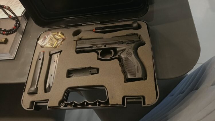 arma apreendida durante operação