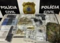 Dois suspeitos de integrar organização criminosa morrem em confronto em Eunápolis 3 armas, munições apreendidas pela polícia após confronto com homens integrantes de organização criminosa em Eunápolis