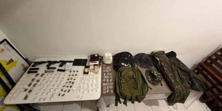 armas, drogas e munições apreendidas em Muniz Ferreira