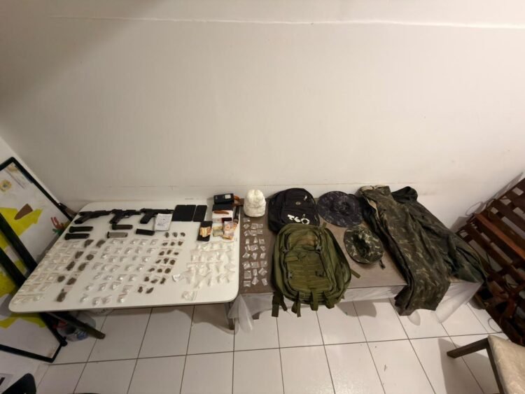 armas, drogas e munições apreendidas em Muniz Ferreira