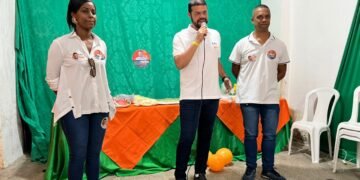 Leo de Neco candidato a deputado estadual em bate papo com a comunidade do Ideal em Santo Amaro