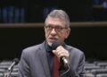 deputado federal Afonso Florence do PT - Bahia no plenário da Câmara federal
