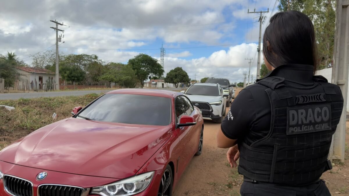 carro bmw apreendido durante operação mercador 