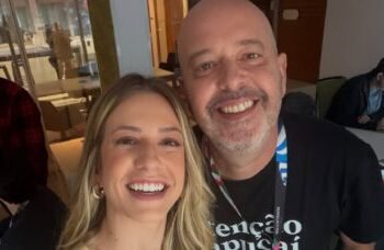 Alex Escobar celebra retorno gradual à redação do Globo Esporte