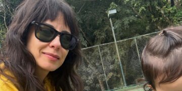 Andréia Horta encanta seguidores ao compartilhar momento com a filha