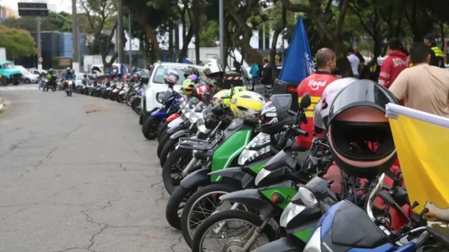 Apenas 20% dos motociclistas de aplicativos possuem cobertura previdenciária no Brasil