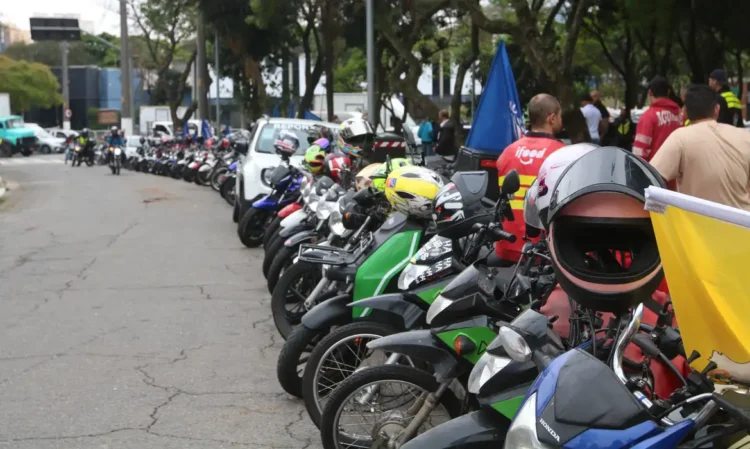 Apenas 20% dos motociclistas de aplicativos possuem cobertura previdenciária no Brasil