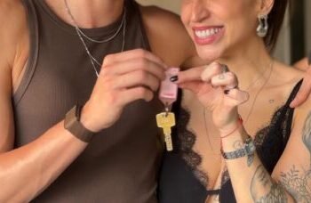 Bruna Unzueta e Gabi Guimarães celebram a compra de primeiro apartamento juntas