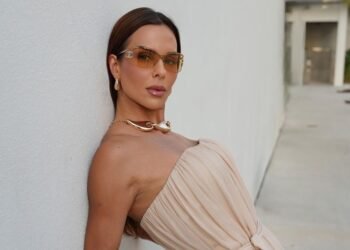 Cinthia Messias Sheen celebra 43 anos com foco em bem-estar e família