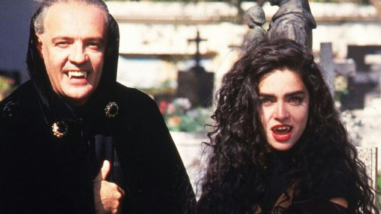 Claudia Ohana impõe condições para reviver a icônica Natasha de Vamp