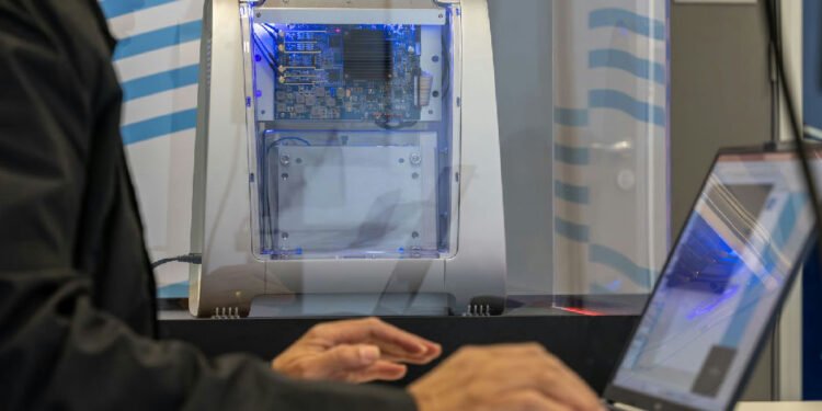 Computador quântico educacional chega ao Senai para treinar talentos