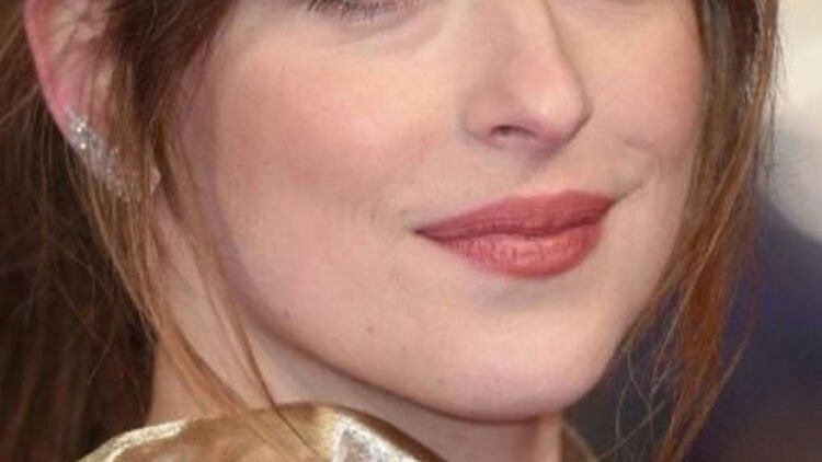 Dakota Johnson desabafa sobre maternidade aos 36 anos: 'Espero ter a sorte' 1 Dakota Johnson desabafa sobre maternidade aos 36 anos: 'Espero ter a sorte'