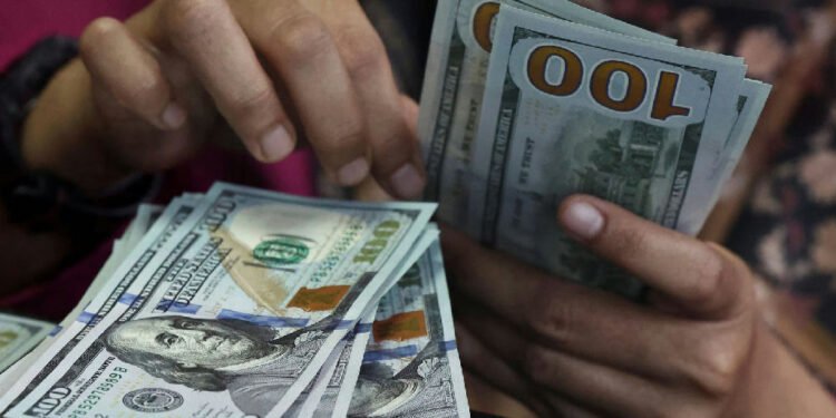 Dólar dispara a R$ 5,22 e atinge maior nível em quase seis meses