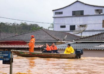 Enchentes no Vale do Ribeira: cidades de SP decretam emergência