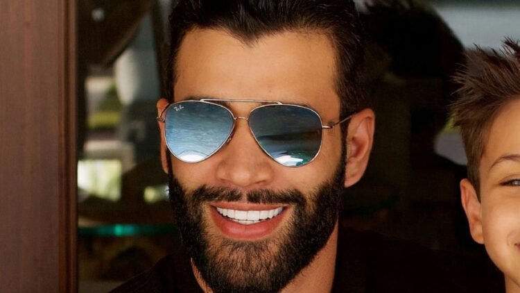 Gusttavo Lima surpreende fãs com novo visual sem barba