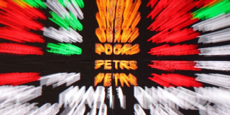Ibovespa dispara 3% e atinge maior patamar desde maio em dia de otimismo 1 Ibovespa dispara 3% e atinge maior patamar desde maio em dia de otimismo